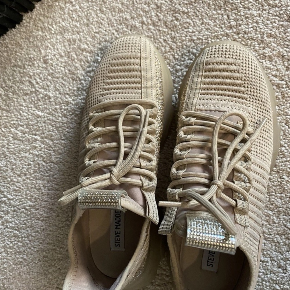 Steve Madden tan sparkly tennis shoes - Picture 4 of 6